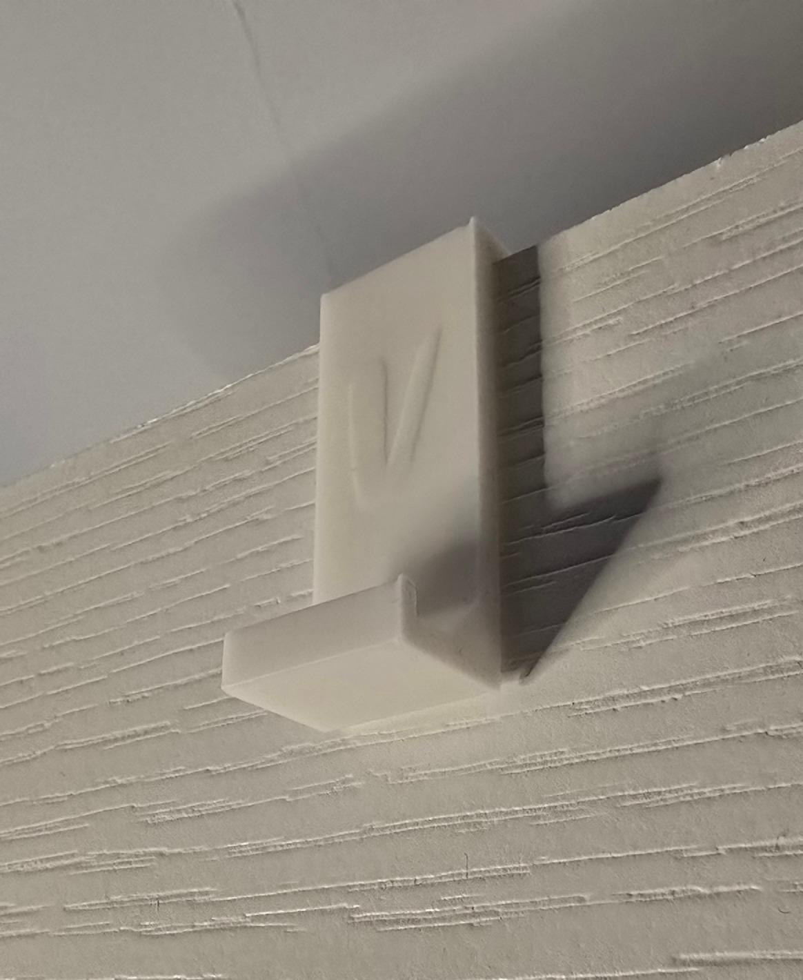 3D Printed Over Door Hook – Vinted Clothing Photography Hanger