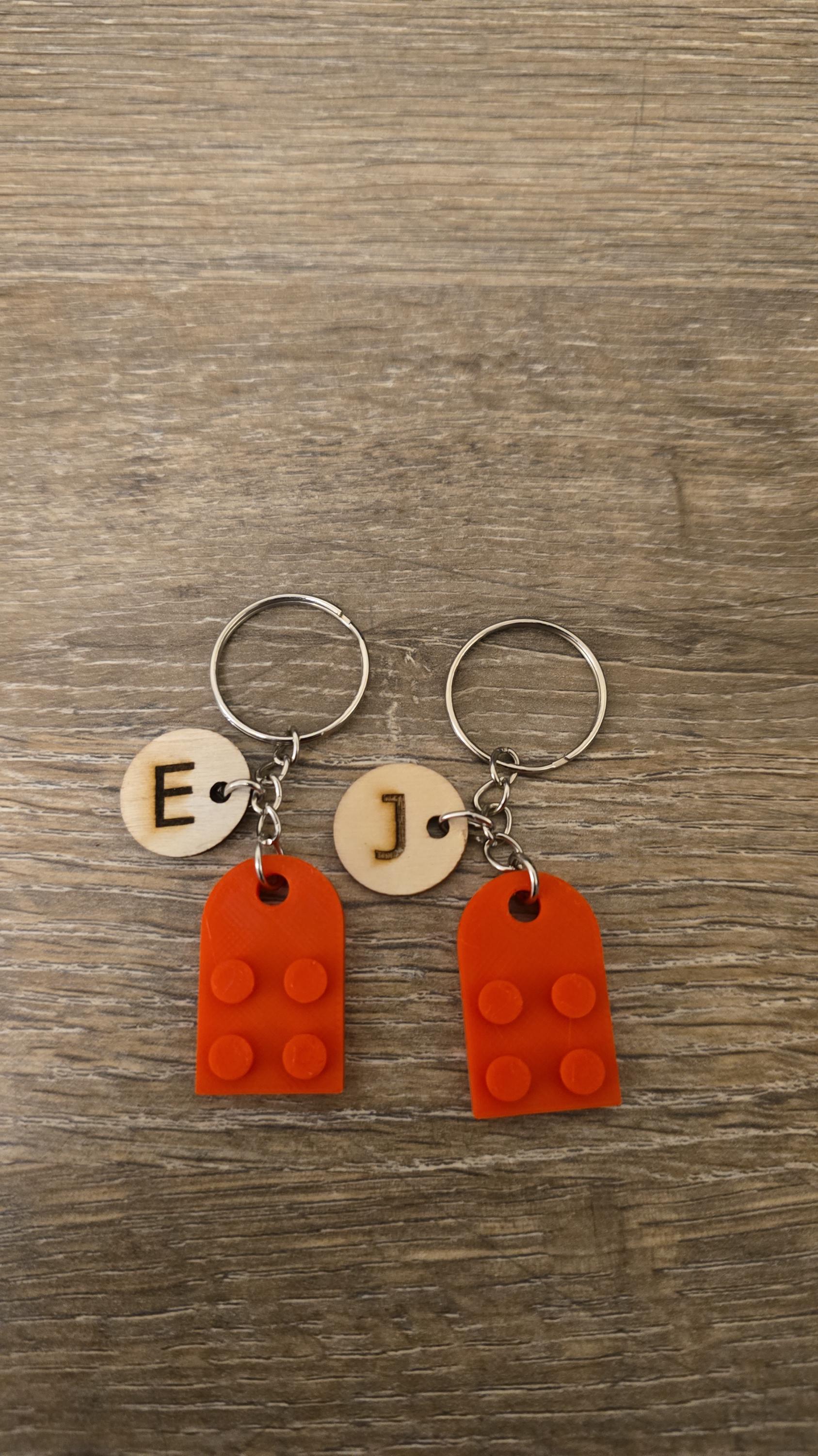 Personalized Couple Keychain Set – Heart Keyring with Initials